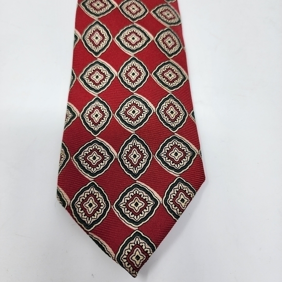 Polo by‎ Ralph Lauren Men's 100% Silk Made In USA Red Pattern Tie - Picture 2 of 12